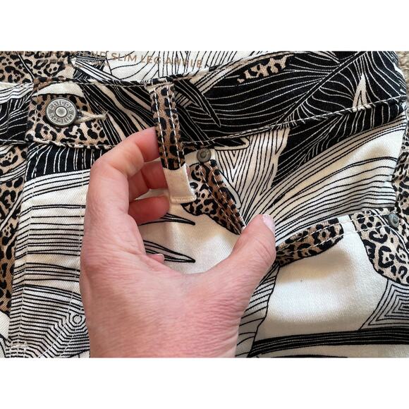 Chico's So Slimming Girlfriend Slim Leg Ankle Jean Tropical Animal/Leopard, 4 - Picture 5 of 15